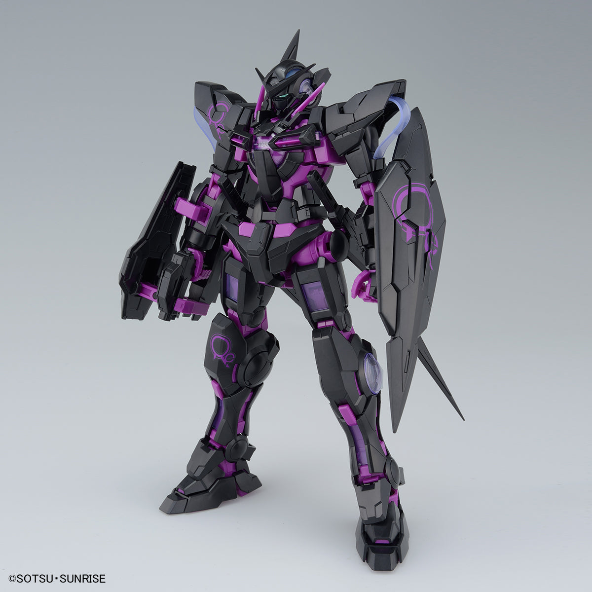 MG 1/100 GUNDAM EXIA (RECIRCULATION COLOR-NEON PURPLE)